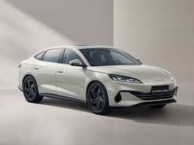 uusi BYD Seal 6 DM-i